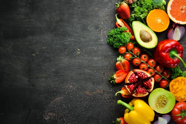 Färsk Frukt Grönsaker Och Bär Svart Bakgrund Överst Banderollvyn Ledigt — Stockfoto