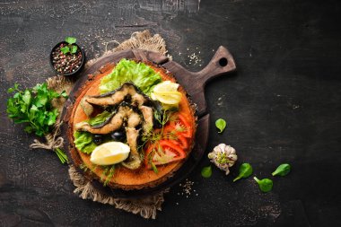 Sebzeli biftek mersin balığı. Barbekü. Üst te. Metniniz için boş alan.