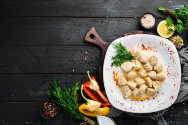 Etli ravioli. Köfte Üst görünüm. Metniniz için boş alan. Rustik stil.