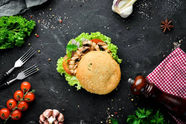 Hambúrguer Vegetariano Com Cogumelos Legumes Pequeno Almoço Vista Superior Espaço — Fotografia de Stock