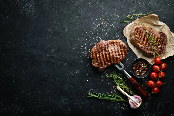 Grillezett Ribeye Marhahús Steak Villán Éves Asztalnál Felülnézet Szabad Hely — Stock Fotó