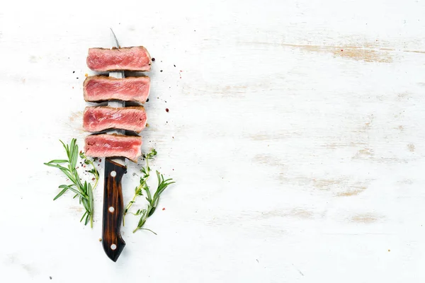 Juicy Steak Knife Top View Free Space Your Text — Stock Photo, Image