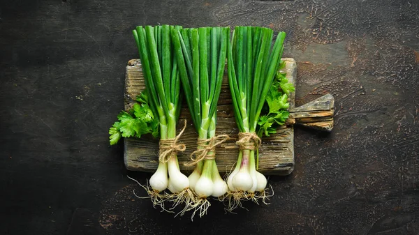 Groene Een Houten Tafel Verse Groenten Bovenaanzicht Vrije Ruimte Voor — Stockfoto