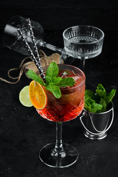 Cocktail Rosso Freddo Estivo — Foto Stock