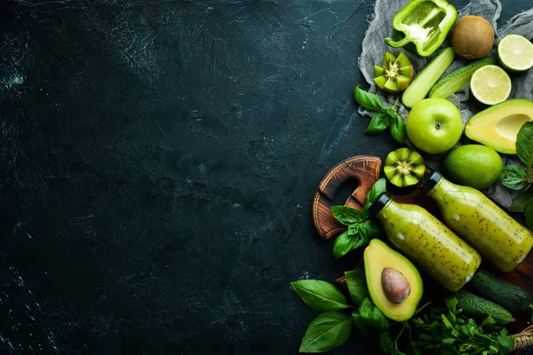 Smoothies Verdes Verduras Frutas Comida Saludable Estilo Rústico Frutas Vista — Foto de Stock