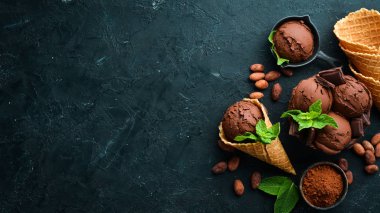 Çikolatalı dondurma. Üst te. Metniniz için boş alan.