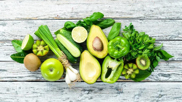 Vers Biologisch Groen Fruit Groenten Avocado Kiwi Limoen Peterselie Biologisch — Stockfoto