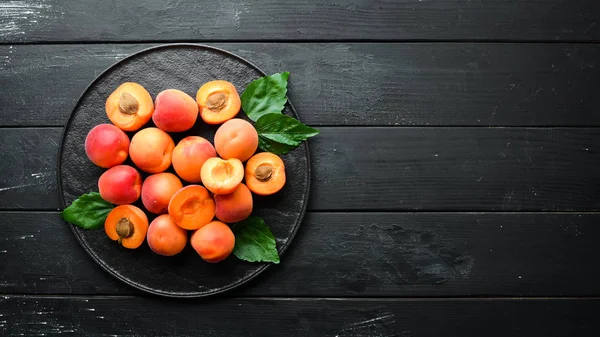 Frische Aprikosen Teller Rustikaler Stil Ansicht Von Oben Freiraum Für — Stockfoto