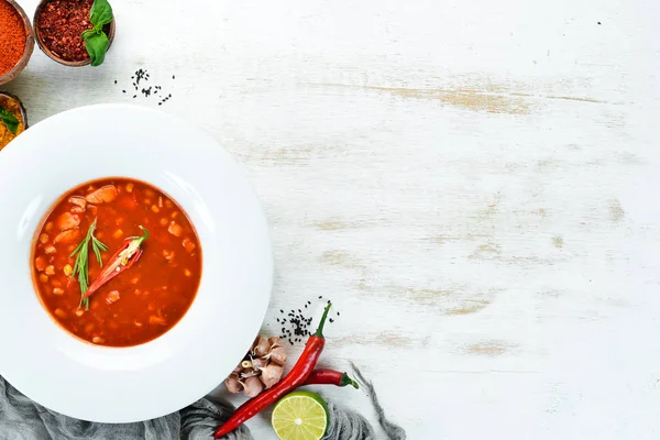 Sopa Tomate Com Milho Legumes Fundo Madeira Vista Superior Espaço — Fotografia de Stock