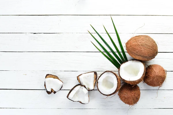 Coco Fresco Sobre Fondo Madera Blanca Frutas Tropicales Una Locura — Foto de Stock