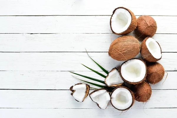 Coco Fresco Sobre Fondo Madera Blanca Frutas Tropicales Una Locura — Foto de Stock