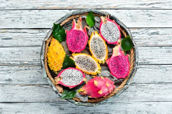 Dragon Fruit Drewnianym Pudełku Pitahaya Tropikalne Owoce Widok Góry Wolne — Zdjęcie stockowe