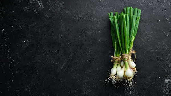 Verse Groene Een Zwarte Stenen Achtergrond Verse Groenten Bovenaanzicht Vrije — Stockfoto