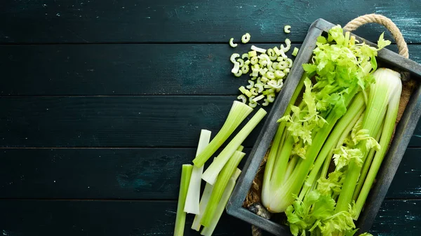 Čerstvý Zelený Celer Dřevěné Krabici Zdravé Jídlo Pohled Shora Volné — Stock fotografie