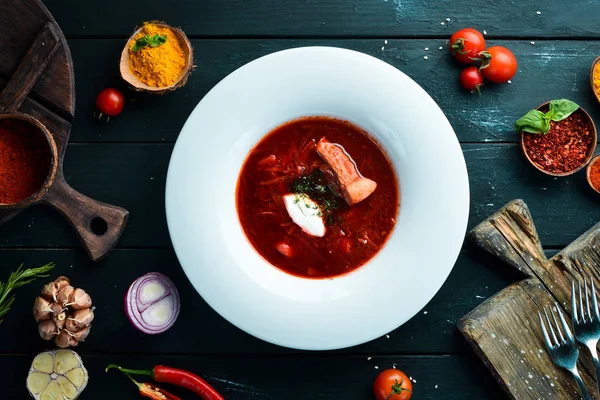 Borsch Sup Bit Masakan Ukraina Pada Latar Belakang Kayu Pemandangan — Stok Foto