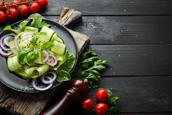 Taze Salatalık Soğan Salatası Üst Metniniz Için Boş Alan — Stok fotoğraf