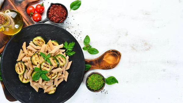Těstoviny Opečenou Cuketou Italská Kuchyně Pohled Shora Volné Místo Pro — Stock fotografie