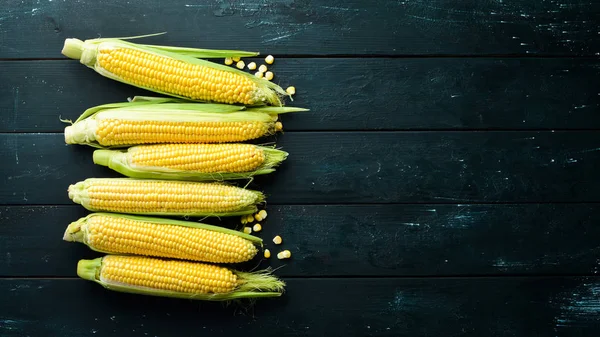 Maïs Frais Sur Fond Noir Des Légumes Vue Dessus Espace — Photo