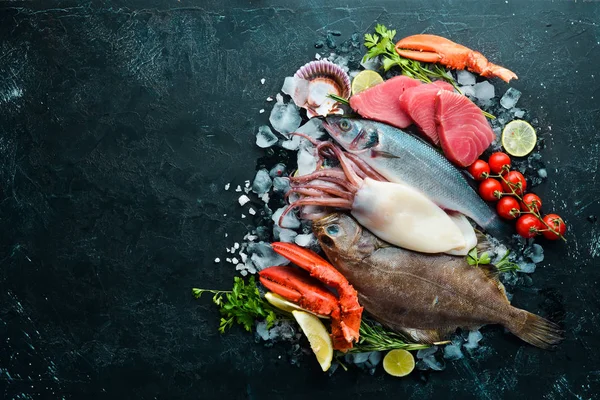 Taze Balık Deniz Ürünleri Sağlıklı Yiyecekler Flounder Istakoz Kalamar Ton — Stok fotoğraf