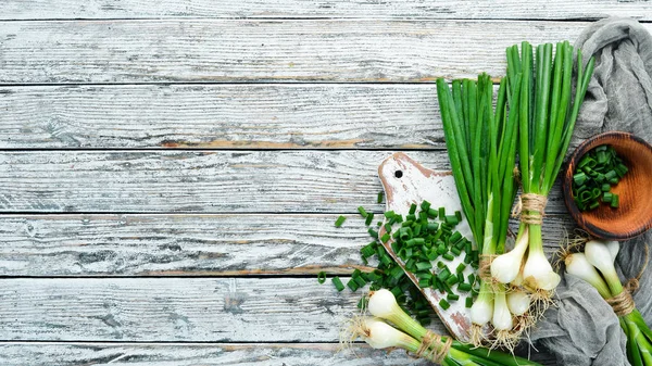 Groene Een Witte Houten Achtergrond Bovenaanzicht Vrije Ruimte Voor Tekst — Stockfoto