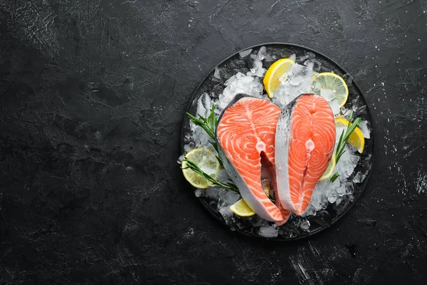 Fresh Salmon Steak Ice Top View Free Space Your Text — Stock Photo, Image