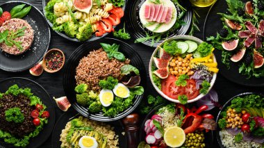 Yiyecek seti. Yemekler menüsü. Yemek çeşitleri. Ücretsiz kopya alanı. Üstte görüntü.