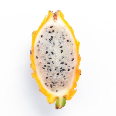 Beyaz ahşap arka plan üzerinde Sarı Ejderha Meyve. Pitahaya Tropikal Meyveler. Üst te. Metin için boş alan.