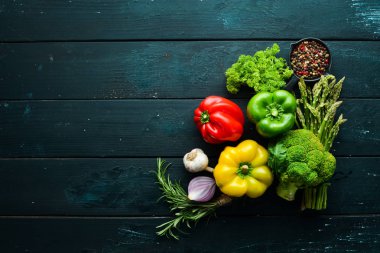 Taze sebze ve meyveler. Sağlıklı yiyecekler. Üst te. Ücretsiz kopyalama alanı.