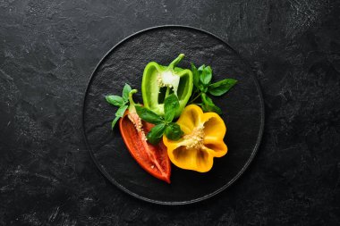 Tatlı renkli biber. Taze sebzeler. Üst te. Metniniz için boş alan.