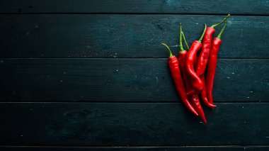 Kırmızı acı biber. Üst te. Metniniz için boş alan.