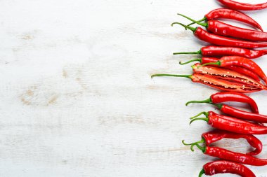 Kırmızı acı biber. Üst te. Metniniz için boş alan.