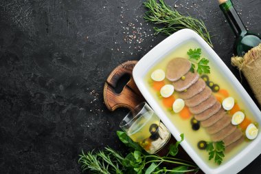 Soğuk atıştırmalıklar. Sel dili aspic. Restoran yemekleri. Üst te. Metniniz için boş alan.