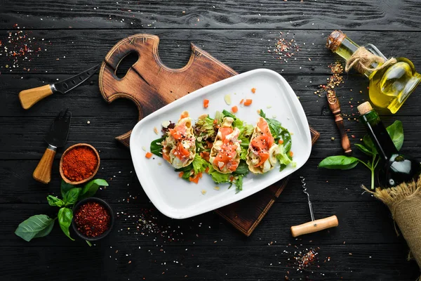 Avocado Zalm Sandwich Restaurant Gerechten Bovenaanzicht Vrije Ruimte Voor Tekst — Stockfoto