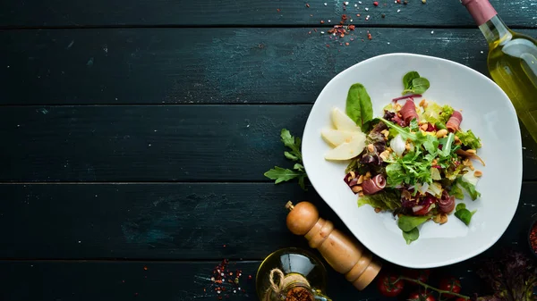 Ensalada Verduras Con Jamón Nueces Comida Vista Superior Espacio Libre —  Fotos de Stock