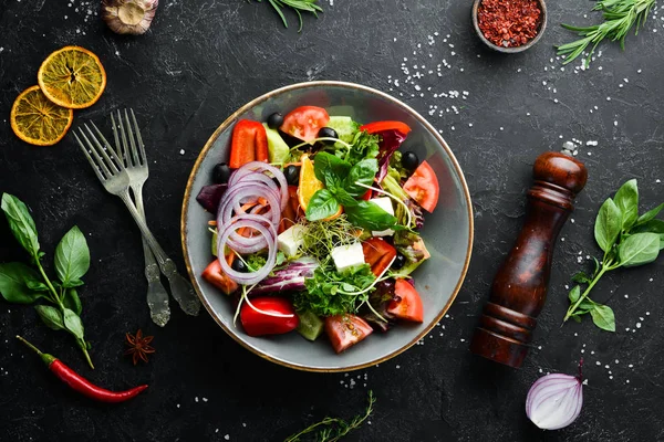 Salada Legumes Frescos Com Queijo Feta Comida Vista Superior Espaço — Fotografia de Stock