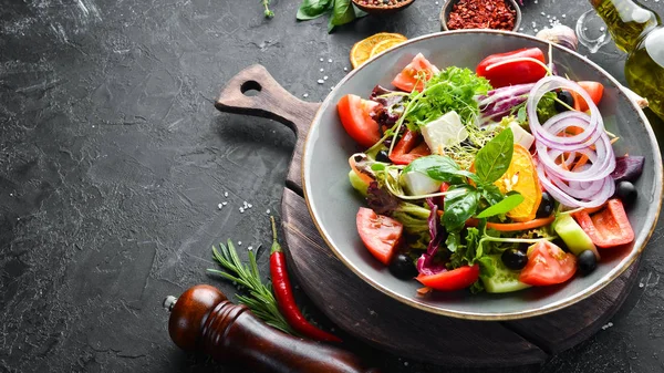 Beyaz Peynirli Taze Sebze Salatası Gıda Üst Metniniz Için Boş — Stok fotoğraf
