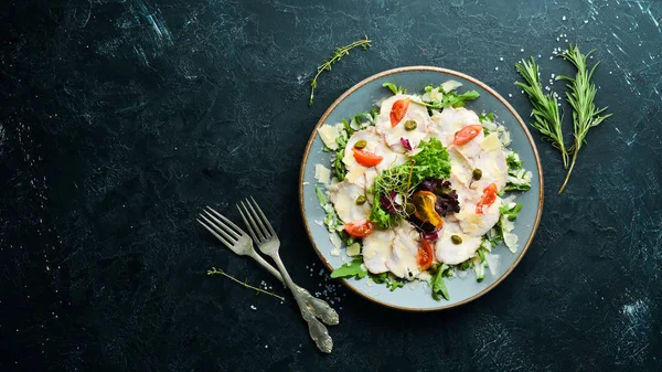 Carpaccio Frango Com Queijo Parmesão Comida Vista Superior Espaço Livre — Fotografia de Stock