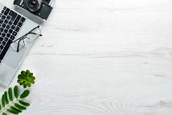 White Office Desk Table Camera Laptop Office Supplies Top View — Stock Photo, Image