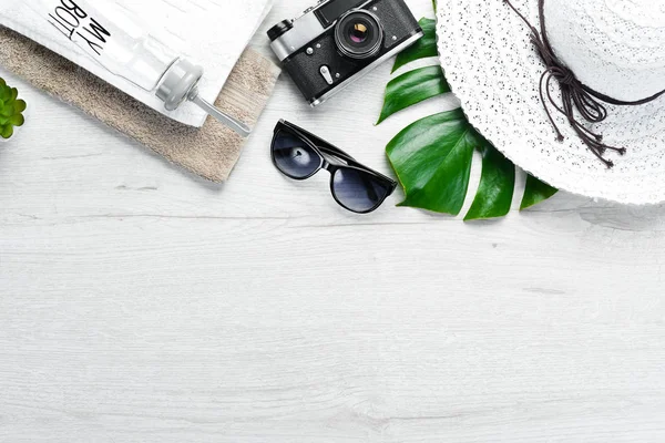 Sun Glasses Camera Hat White Wooden Background Vacation Concept Top — Stock Photo, Image