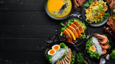 Masada yemek var. Sonbahar yemeği çeşitleri. Üst Manzara. Metnin için boş yer.