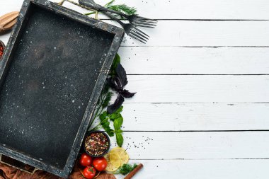 Beyaz yemek geçmişi. Mutfak malzemeleri. Üst Manzara. Metnin için boş yer.