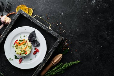 Sebzeli pilav. Risotto. Bulaşıklar, yemek. Üst Manzara. Metnin için boş yer.