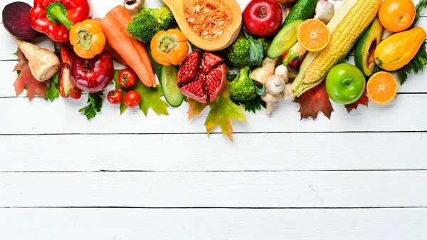 Verduras Frescas Otoño Frutas Sobre Fondo Madera Blanca Comida Saludable —  Fotos de Stock