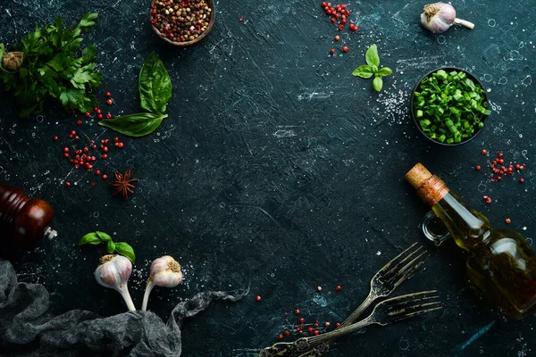 Чорний Кулінарний Фон Спеціями Овочами Столі Вид Зверху Вільний Простір — стокове фото