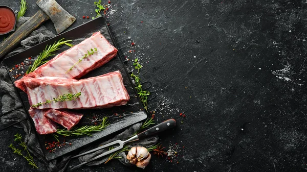 고기야 갈비에 로즈마리 위에서 열광적 스타일 — 스톡 사진