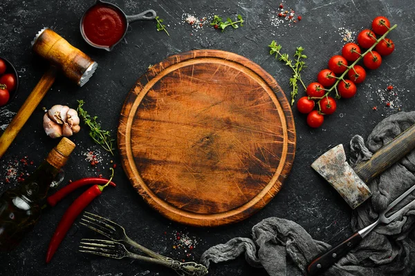 Baharat ve otlarla dolu mutfak afişi. Üst Manzara. Kırsal biçim.