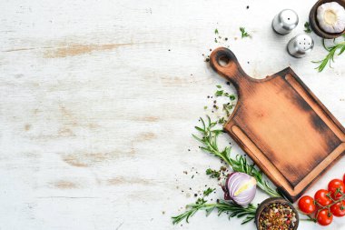 Beyaz ahşap aşçılık arka planı. Üst Manzara. Boş kopyalama alanı.