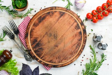 Beyaz ahşap aşçılık arka planı. Üst Manzara. Boş kopyalama alanı.