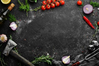 Siyah taş pişirme arka planı. Üst Manzara. Boş kopyalama alanı.