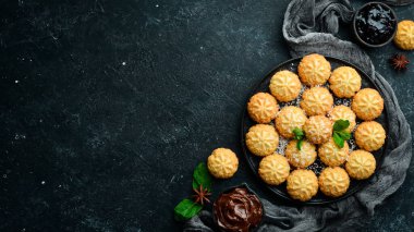 Hindistan cevizli tatlı kurabiyeler. Şekerler. Üst görünüm, ücretsiz kopyalama alanı.